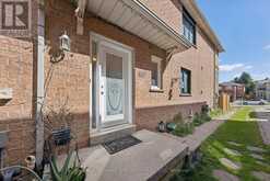 537 WALPOLE CRESCENT | Newmarket Ontario | Slide Image Three