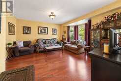 537 WALPOLE CRESCENT | Newmarket Ontario | Slide Image Nine