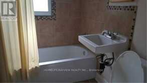 66 ROXBOROUGH ROAD | Newmarket Ontario | Slide Image Twelve