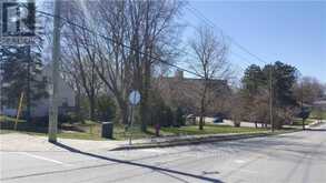 66 ROXBOROUGH ROAD | Newmarket Ontario | Slide Image Four