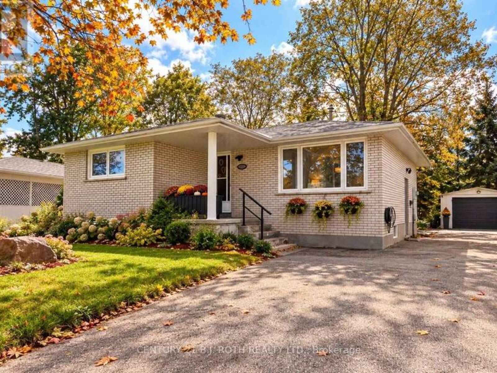 5 EAST GATE, Barrie, Ontario L4M 2V9