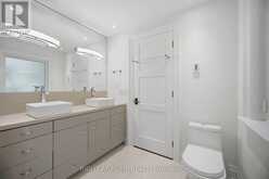 1037 LAKESHORE ROAD W | Oakville Ontario | Slide Image Thirty