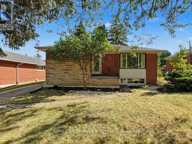 15 CARWYN CRESCENT Hamilton Ontario, L8S 3H3 - 7 Bedrooms Home For Sale