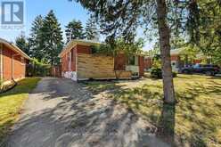 15 CARWYN CRESCENT | Hamilton Ontario | Slide Image Three