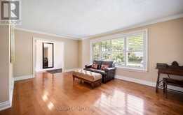 4334 SPRUCE AVENUE | Burlington Ontario | Slide Image Thirteen
