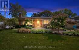 4334 SPRUCE AVENUE | Burlington Ontario | Slide Image Eight