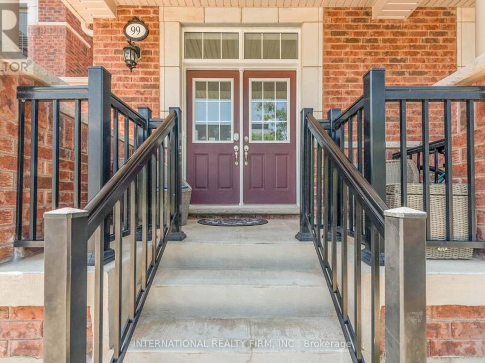 99 HUGUENOT ROAD, Oakville, Ontario L6H 0M3