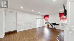 70 ROYAL ORCHARD BOULEVARD | Markham Ontario | Slide Image Fifteen