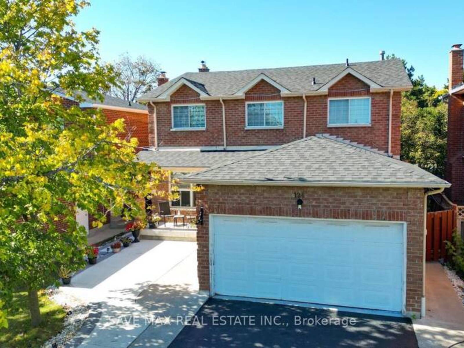 124 WEXFORD ROAD, Brampton, Ontario L6Z 2T4
