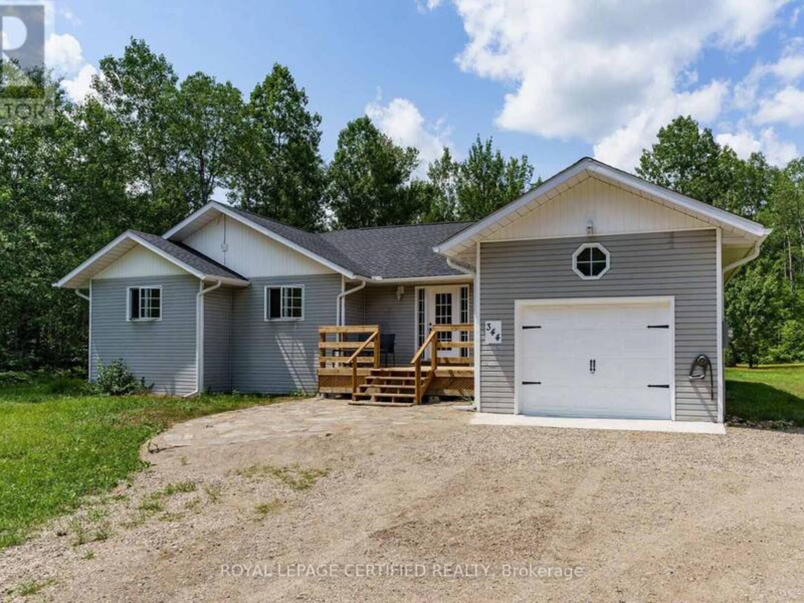 344 BAY LAKE ROAD, Emsdale, Ontario P0A 1J0