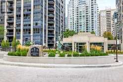 800 - 18 HOLLYWOOD AVENUE | Toronto Ontario | Slide Image Two