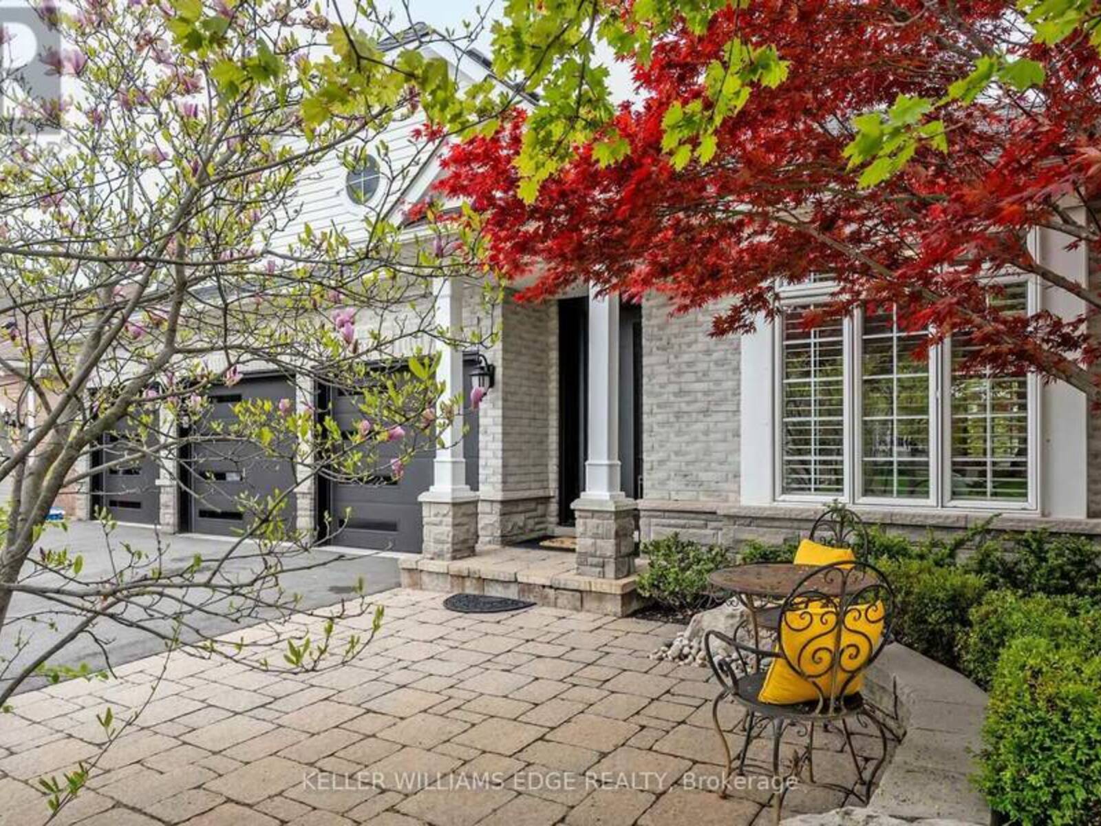 4285 COUPLES CRESCENT, Burlington, Ontario L7M 4Y8