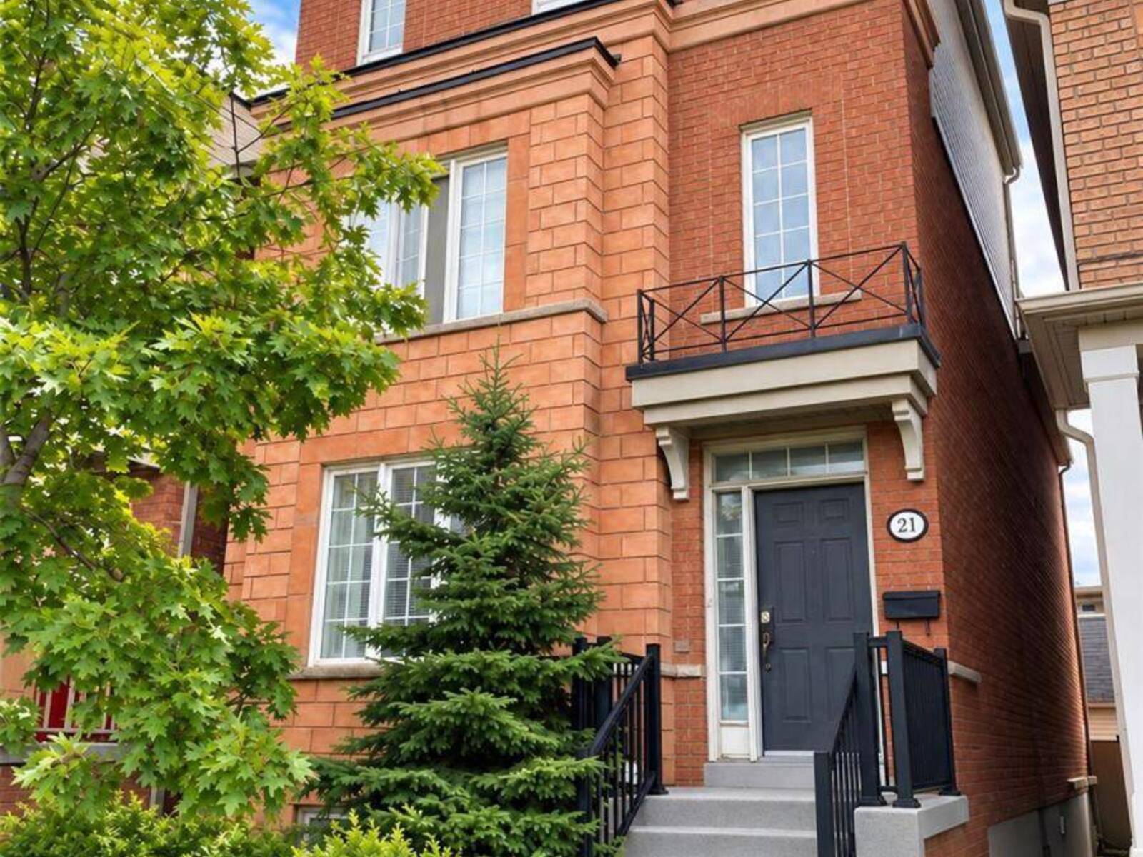 21 DELABO DRIVE, Toronto, Ontario M3J 3S5