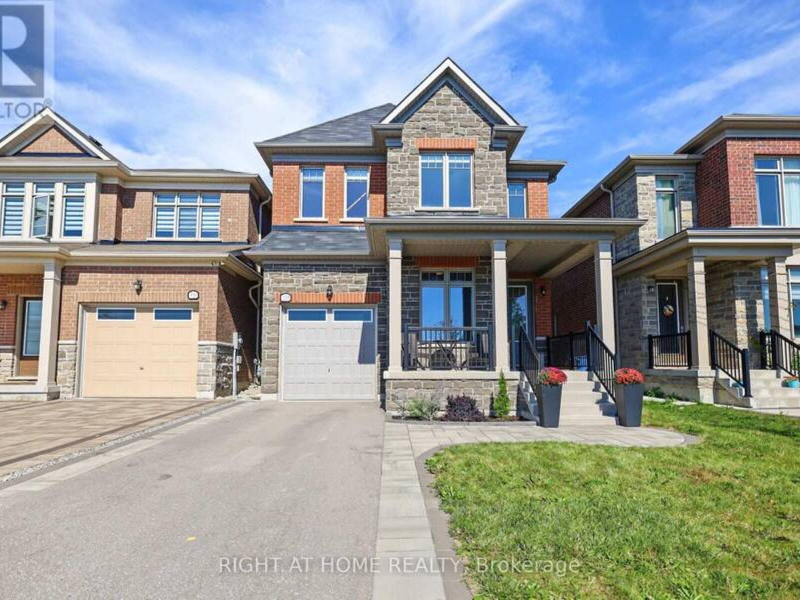 335 BUSATO DRIVE, Whitchurch-Stouffville, Ontario L4A 4V1