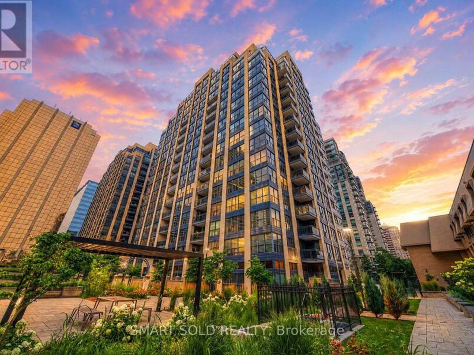 205 - 28 HOLLYWOOD AVENUE, Toronto, Ontario M2N 6S4