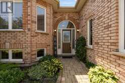 619 GLEN CEDAR CRESCENT | Innisfil Ontario | Slide Image Three