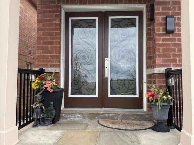 129 FOUR SEASONS CRESCENT East Gwillimbury Ontario, L9N 0C2 - 5 Bedrooms Home For Sale
