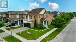 424 BARBER DRIVE | Halton Hills Ontario | Slide Image Four