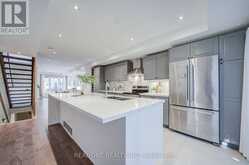 19 BATTENBERG AVENUE | Toronto Ontario | Slide Image Fifteen
