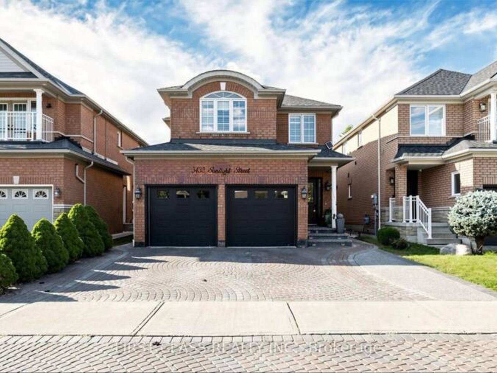 3433 SUNLIGHT STREET, Mississauga, Ontario L5M 7M8
