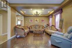 1168 MCTAVISH DRIVE | Newmarket Ontario | Slide Image Six