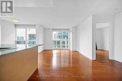 4105 - 763 BAY STREET | Toronto Ontario | Slide Image Seventeen
