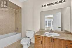 383 GILPIN DRIVE | Newmarket Ontario | Slide Image Thirteen