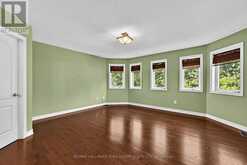 383 GILPIN DRIVE | Newmarket Ontario | Slide Image Sixteen