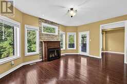 383 GILPIN DRIVE | Newmarket Ontario | Slide Image Eight
