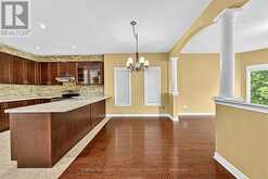 383 GILPIN DRIVE | Newmarket Ontario | Slide Image Nine
