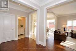 304 TOWER HILL ROAD | Richmond Hill Ontario | Slide Image Eight