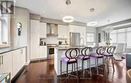 2023 DEERVIEW COMMON | Oakville Ontario | Slide Image Sixteen