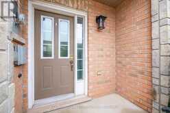 18 PALACEBEACH TRAIL | Hamilton Ontario | Slide Image Four