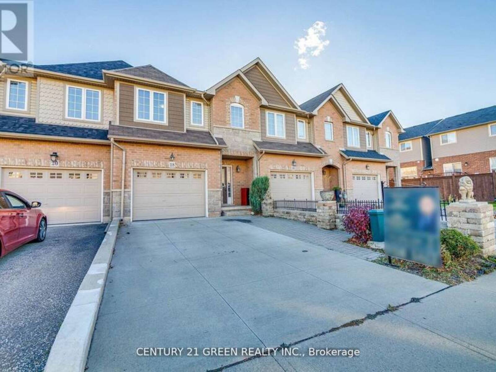18 PALACEBEACH TRAIL, Hamilton, Ontario L8E 5C3