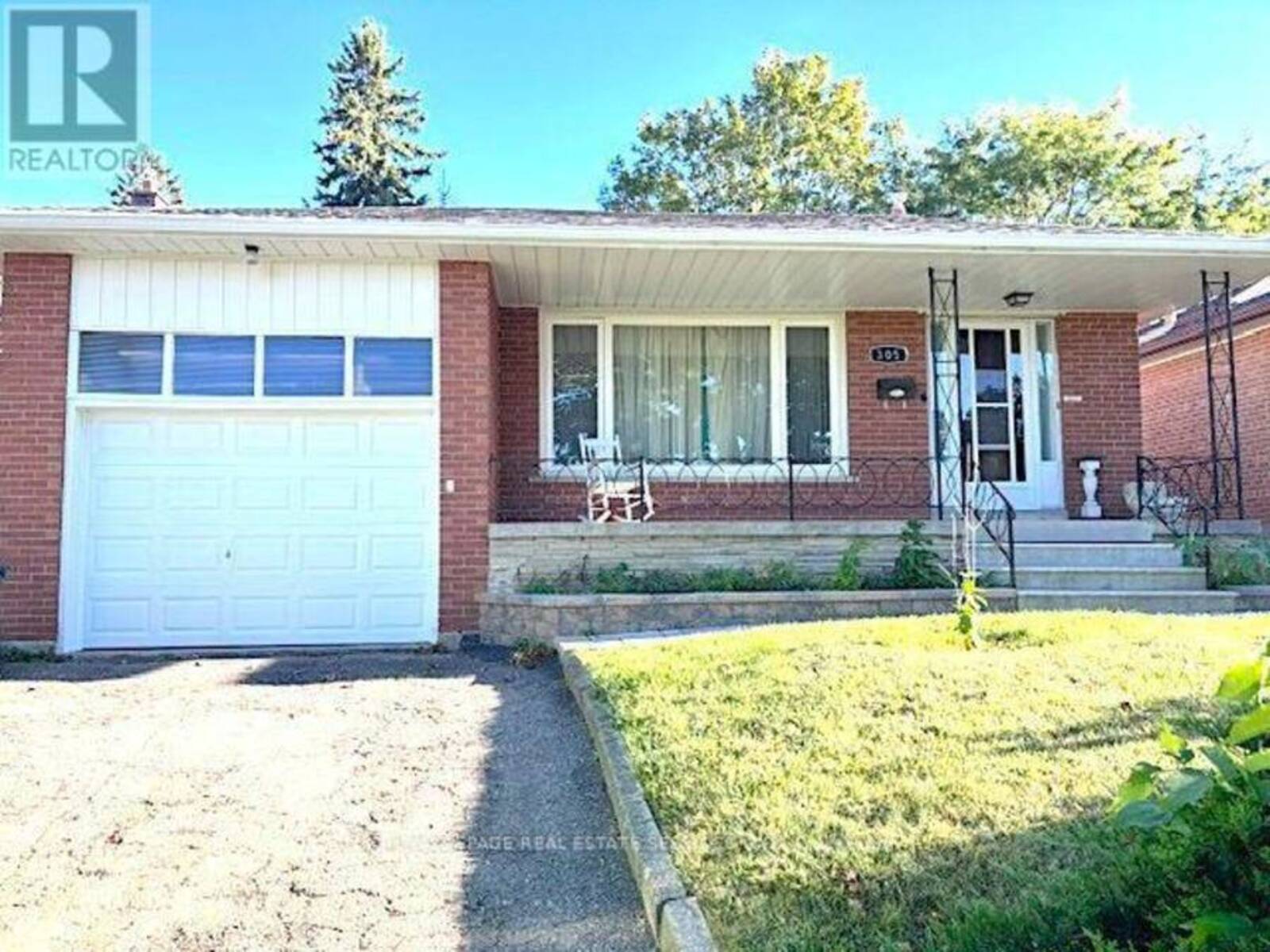 305 LA ROSE AVENUE, Toronto, Ontario M9P 1B8