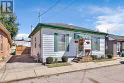 7 HALLS AVENUE | Brantford Ontario | Slide Image Two
