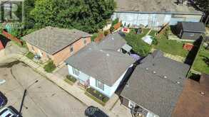 7 HALLS AVENUE | Brantford Ontario | Slide Image Thirty