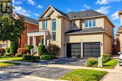 7 KINGSPOINT CIRCLE | Hamilton Ontario | Slide Image One