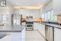7 KINGSPOINT CIRCLE | Hamilton Ontario | Slide Image Five