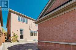 17 WILDMOOR STREET | Markham Ontario | Slide Image Four
