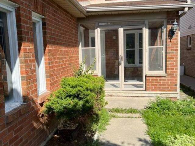 62 WOODSIDE COURT Brampton Ontario, L6Y 3Z2 - 4 Bedrooms Home For Sale