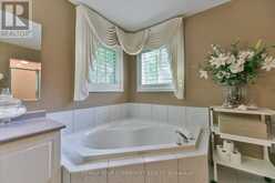 153 ESTATE GARDEN DRIVE | Richmond Hill Ontario | Slide Image Twenty-six