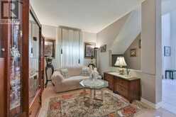153 ESTATE GARDEN DRIVE | Richmond Hill Ontario | Slide Image Six