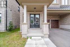 1400 YELLOW ROSE CIRCLE | Oakville Ontario | Slide Image Four