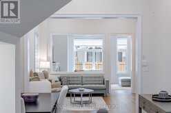 1400 YELLOW ROSE CIRCLE | Oakville Ontario | Slide Image Seven
