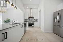 1400 YELLOW ROSE CIRCLE | Oakville Ontario | Slide Image Nine