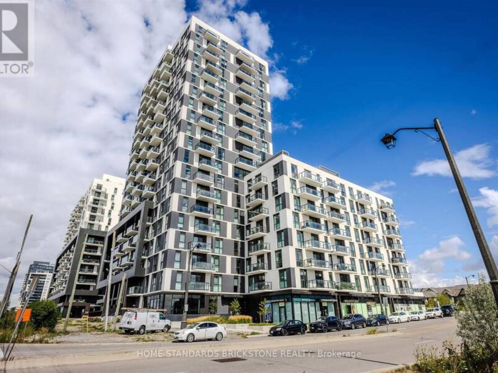 712 - 335 WHEAT BOOM DRIVE, Oakville, Ontario L6H 7Y1