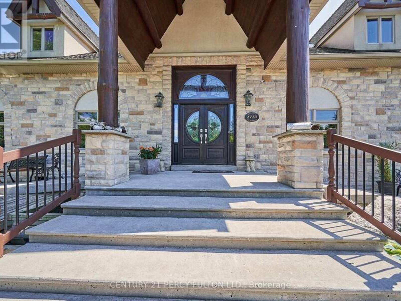 2733 TAUNTON ROAD, Clarington, Ontario L1C 7B1