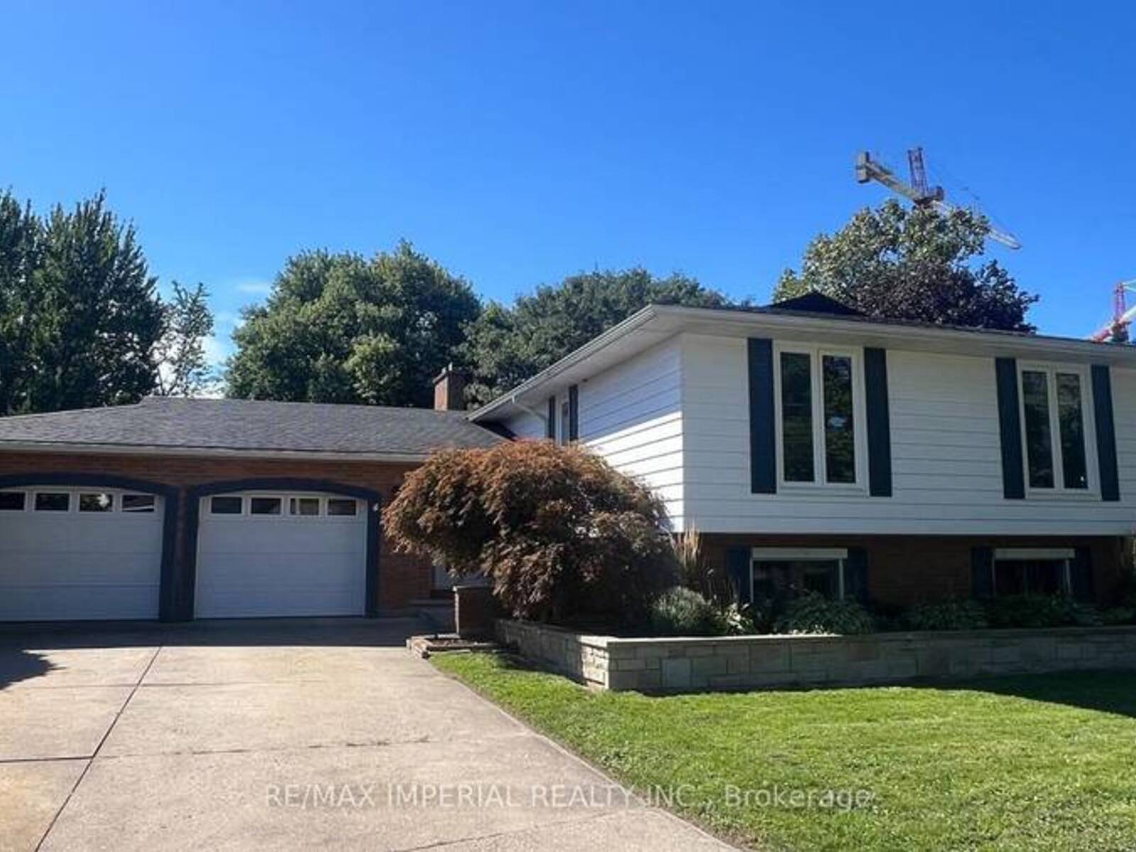 4 PYRAMID PLACE, St. Catharines, Ontario L2T 2N7