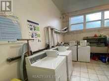 2124 HARRIS CRESCENT | Burlington Ontario | Slide Image Twelve